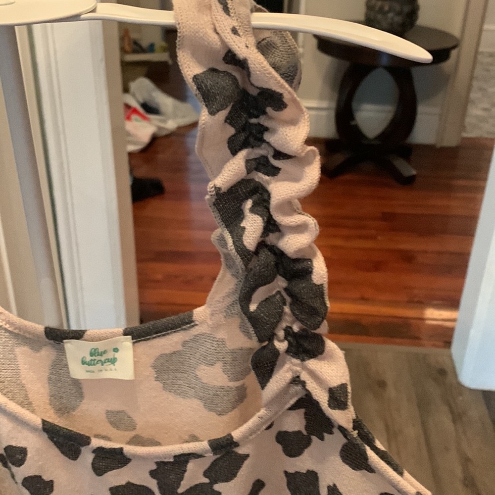 Blue buttercup strappy animal print tent‎ top. NWOT. - Picture 3 of 6